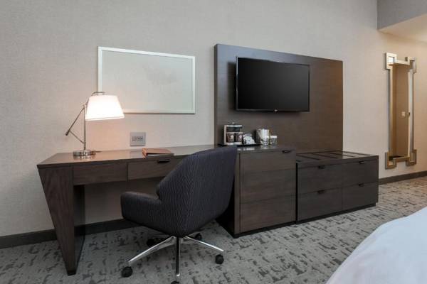 Workspace - DoubleTree by Hilton Evansville