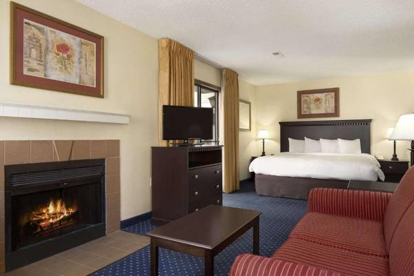 Hawthorn Suites - Fort Wayne