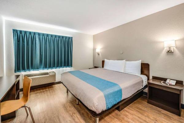 Motel 6-Fort Wayne IN