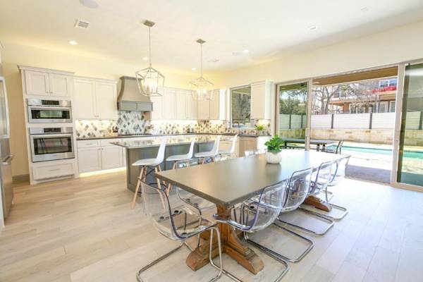 Contemporary Luxury Retreat on Lake LBJ with Heated Pool