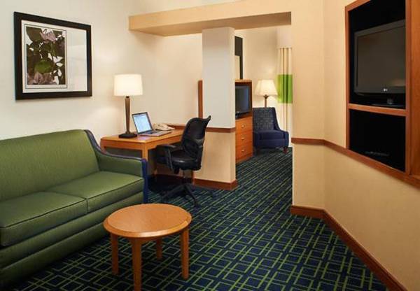 Workspace - Fairfield Inn & Suites Indianapolis East