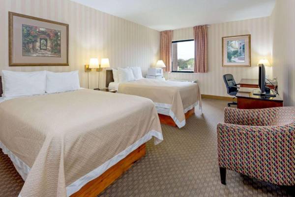 Days Inn & Suites by Wyndham Northwest Indianapolis
