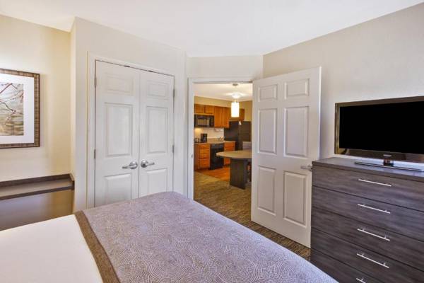 Candlewood Suites Indianapolis Airport an IHG Hotel