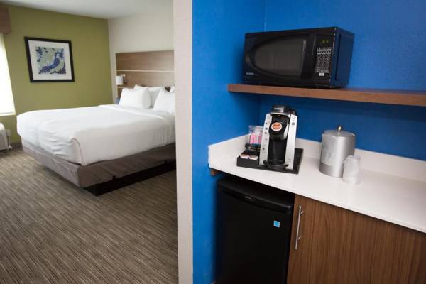 Holiday Inn Express Hotel & Suites Madison an IHG Hotel