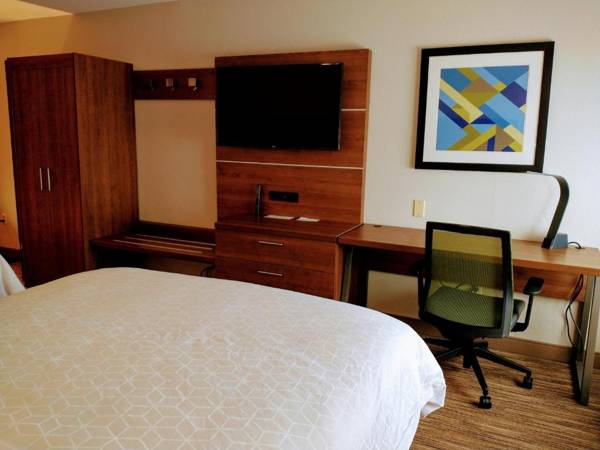 Workspace - Holiday Inn Express Hotel & Suites Madison an IHG Hotel