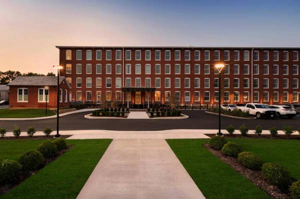 Fairfield Inn & Suites Madison Historic Eagle Cotton Mill