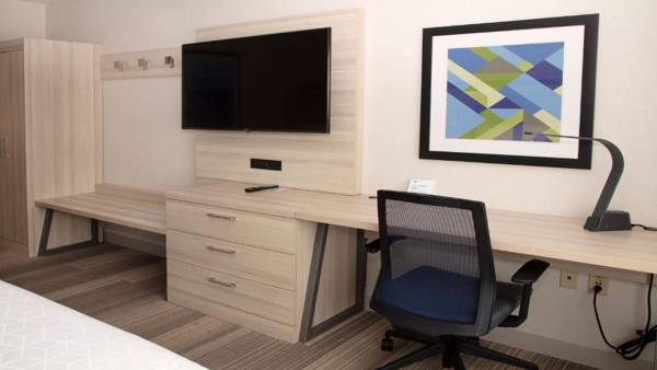 Workspace - Holiday Inn Express & Suites - Marion an IHG Hotel