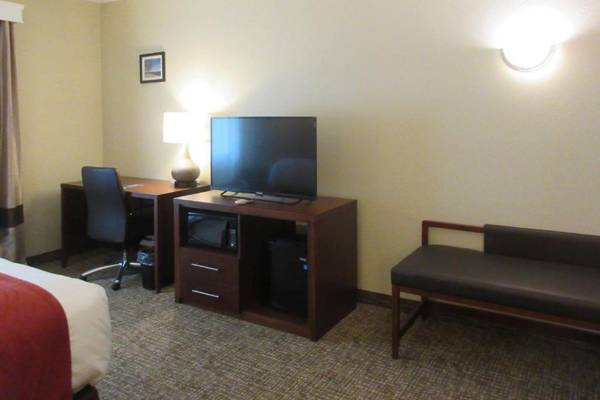 Workspace - Comfort Inn & Suites Michigan City