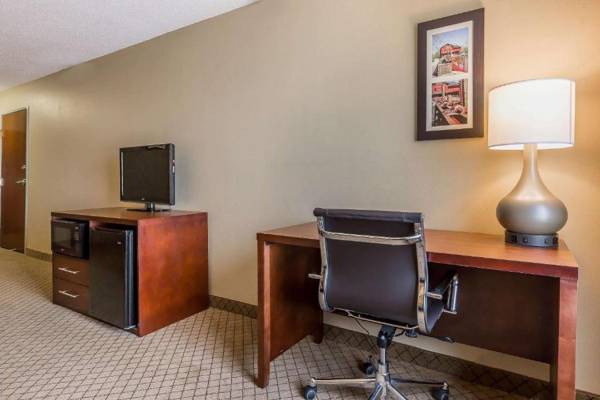 Workspace - Comfort Inn & Suites Mishawaka-South Bend