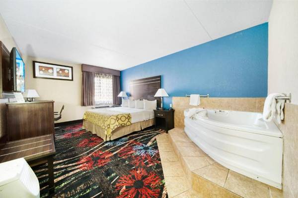 Baymont by Wyndham Muncie Near Ball State University