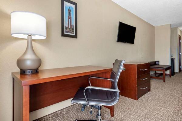 Workspace - Comfort Inn & Suites Muncie