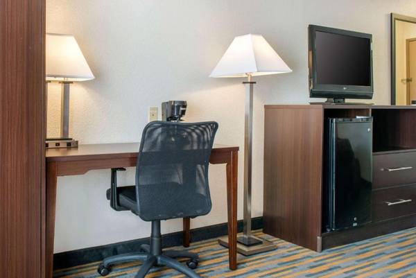Workspace - Quality Inn Noblesville-Indianapolis