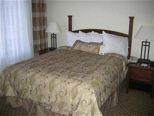 Staybridge Suites Indianapolis-Airport an IHG Hotel