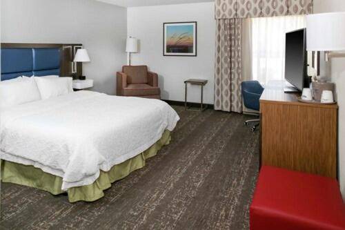 Workspace - Hampton Inn Portage