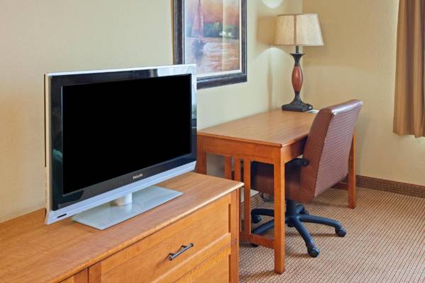 Workspace - Country Inn & Suites by Radisson Portage IN