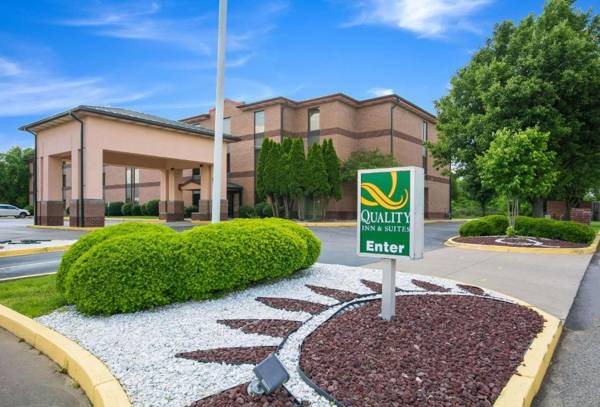 Quality Inn & Suites-Sellersburg