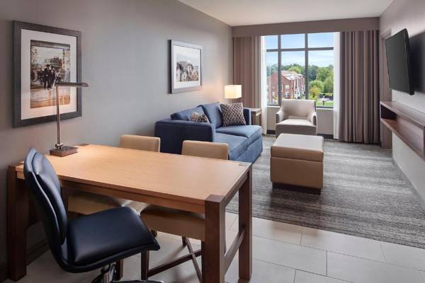 Workspace - Embassy Suites by Hilton South Bend