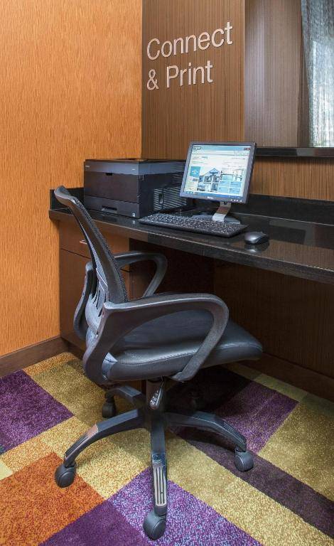 Workspace - Fairfield Inn & Suites by Marriott Terre Haute