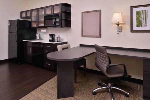Workspace - Candlewood Suites Terre Haute an IHG Hotel