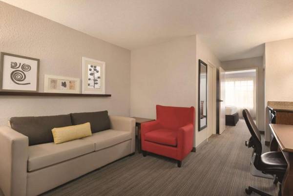 Workspace - Country Inn & Suites by Radisson Valparaiso IN
