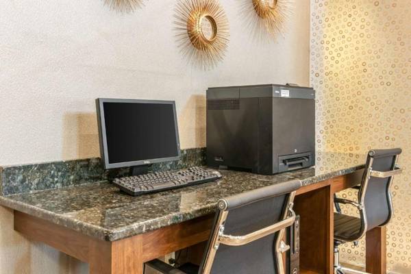 Workspace - Comfort Suites - Vincennes