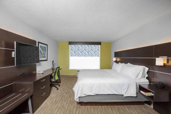 Workspace - Holiday Inn Express Hotel & Suites Altoona-Des Moines an IHG Hotel