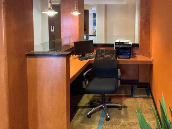 Workspace - Comfort Inn & Suites Ankeny - Des Moines