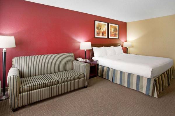 Ramada by Wyndham Bettendorf