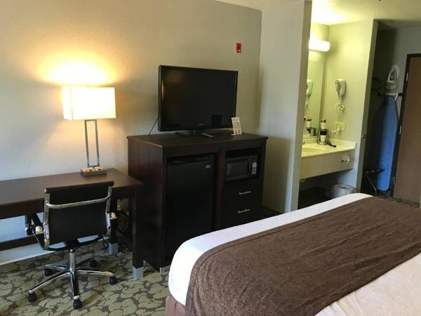 Workspace - SureStay Plus Hotel by Best Western Bettendorf