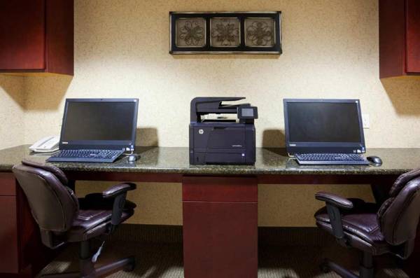 Workspace - Hampton Inn Cedar Rapids