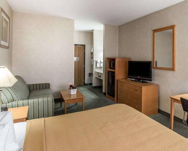 Quality Inn at Collins Road - Cedar Rapids