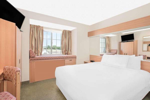 Microtel Inn & Suites by Wyndham Colfax