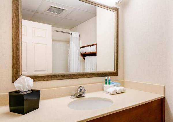 Holiday Inn Express Hotel & Suites Coralville an IHG Hotel