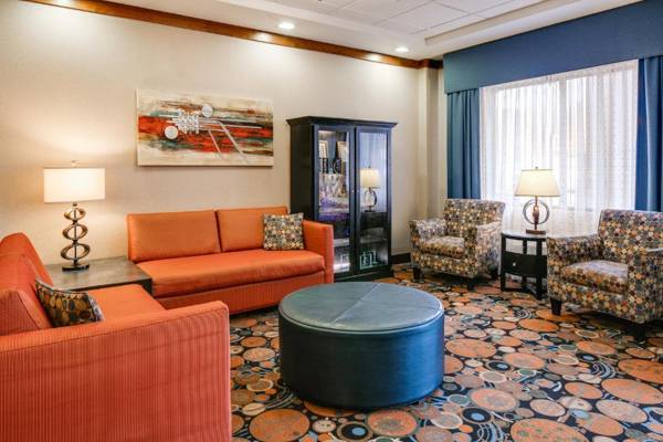 Holiday Inn Express Hotel & Suites Coralville an IHG Hotel