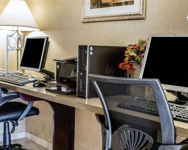 Workspace - MainStay Suites Coralville - Iowa City