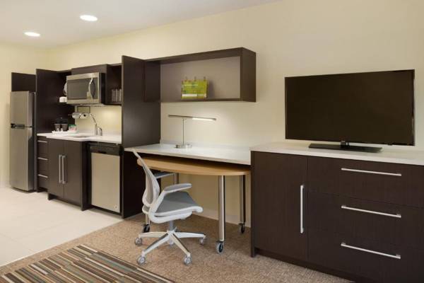 Workspace - Home2 Suites By Hilton Iowa City Coralville