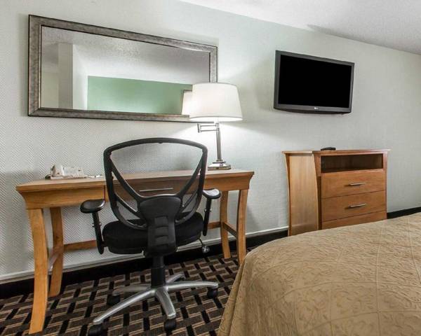 Workspace - Quality Inn and Suites Council Bluffs