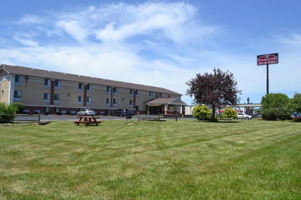 Countryside Inn & Suites CB I80/I29.