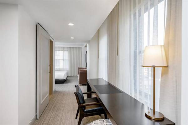 Hotel Fort Des Moines Curio Collection By Hilton