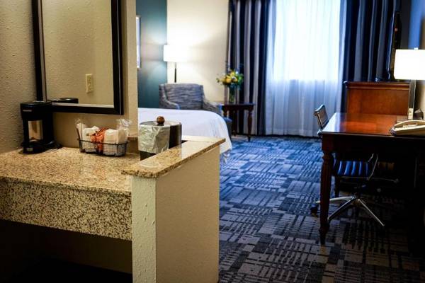Workspace - Best Western Plus Dubuque Hotel and Conference Center