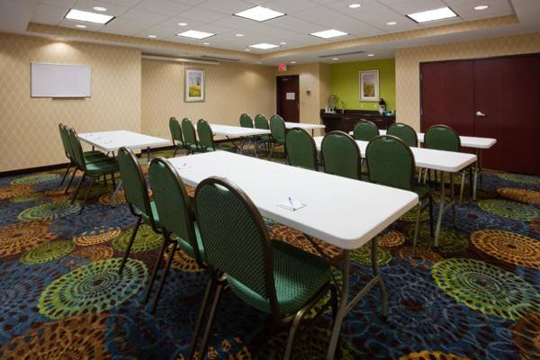 Holiday Inn Express & Suites Fort Dodge an IHG Hotel