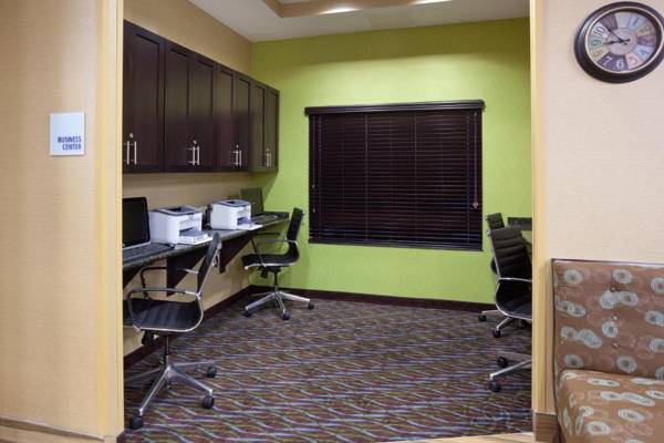 Workspace - Holiday Inn Express & Suites Fort Dodge an IHG Hotel