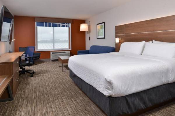 Holiday Inn Express & Suites - Marshalltown an IHG Hotel