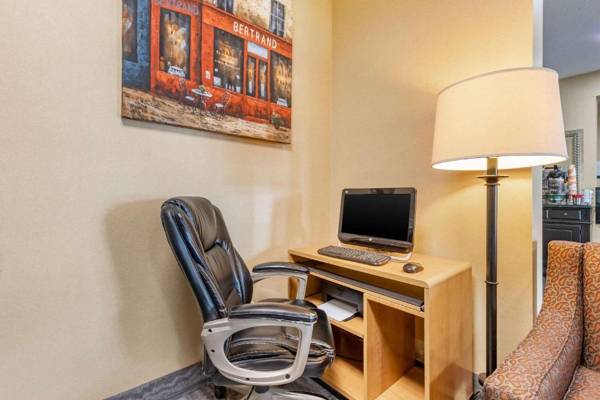 Workspace - Quality Inn & Suites Mason City