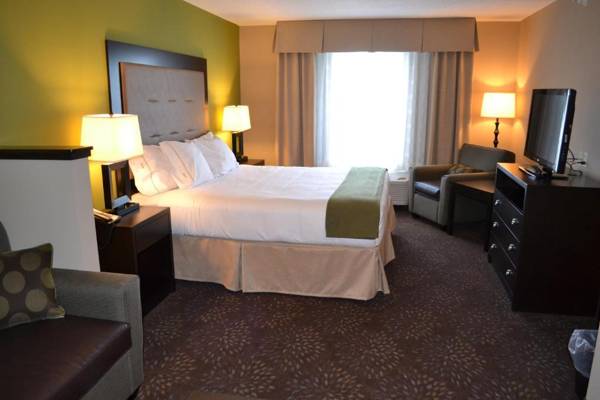 Holiday Inn Express & Suites Northwood an IHG Hotel