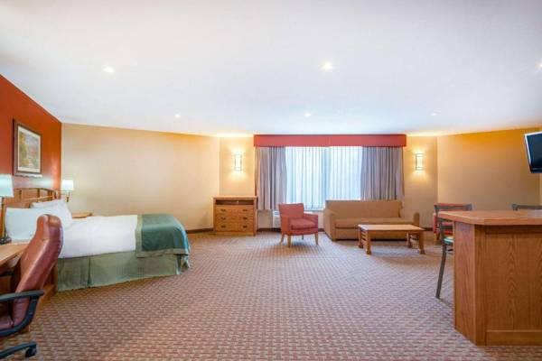 Workspace - Ramada by Wyndham Des Moines Tropics Resort & Conference Ctr