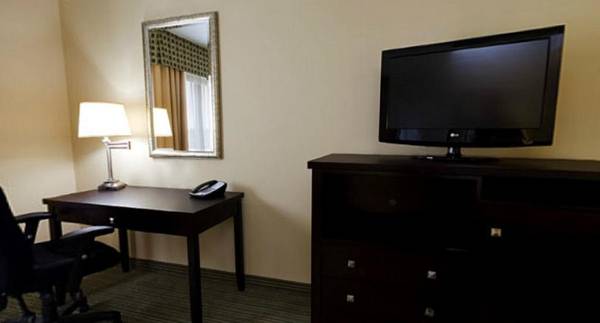 Workspace - Holiday Inn Express- Waterloo/Cedar Falls an IHG Hotel