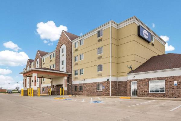 Suburban Extended Stay Waterloo - Cedar Valley