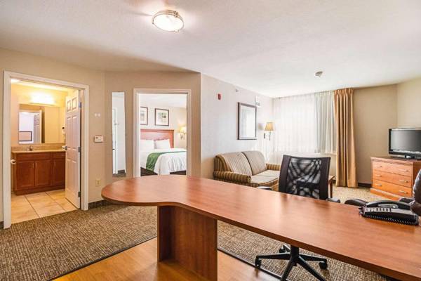 Suburban Extended Stay Waterloo - Cedar Valley