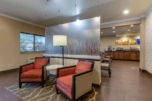 Comfort Inn & Suites Waterloo – Cedar Falls